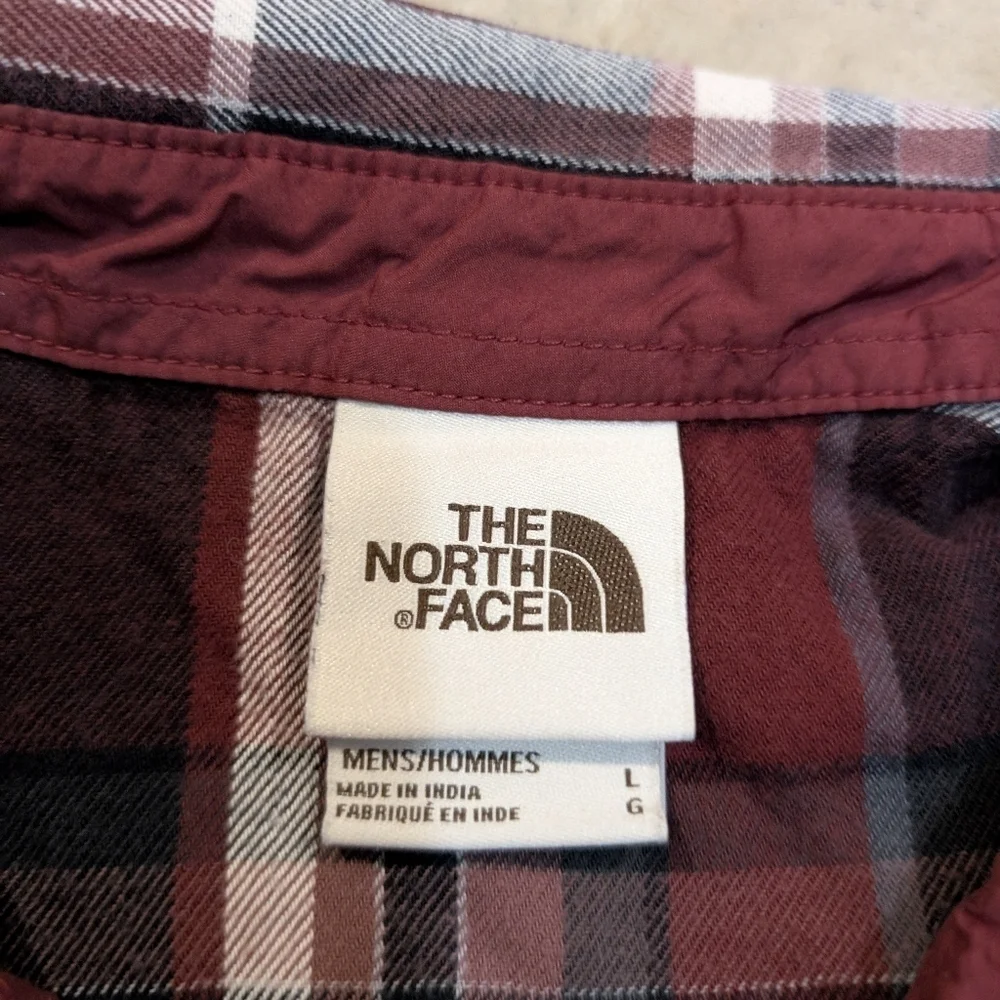 The North Face Men's L Plaid Flannel Button Up Red Black